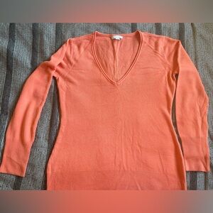 New York & Company V-Neck Sweater in Coral